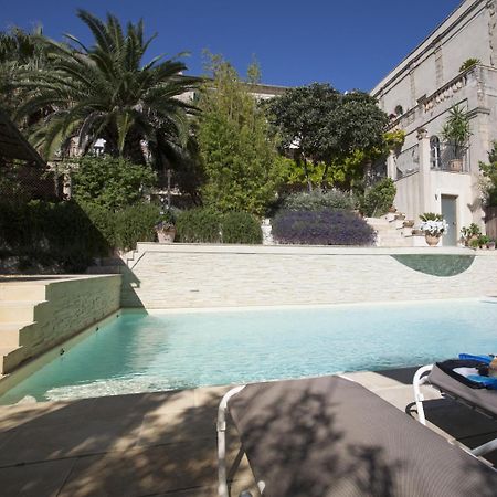 Cinq & Sept Hotel Roujan Esterno foto