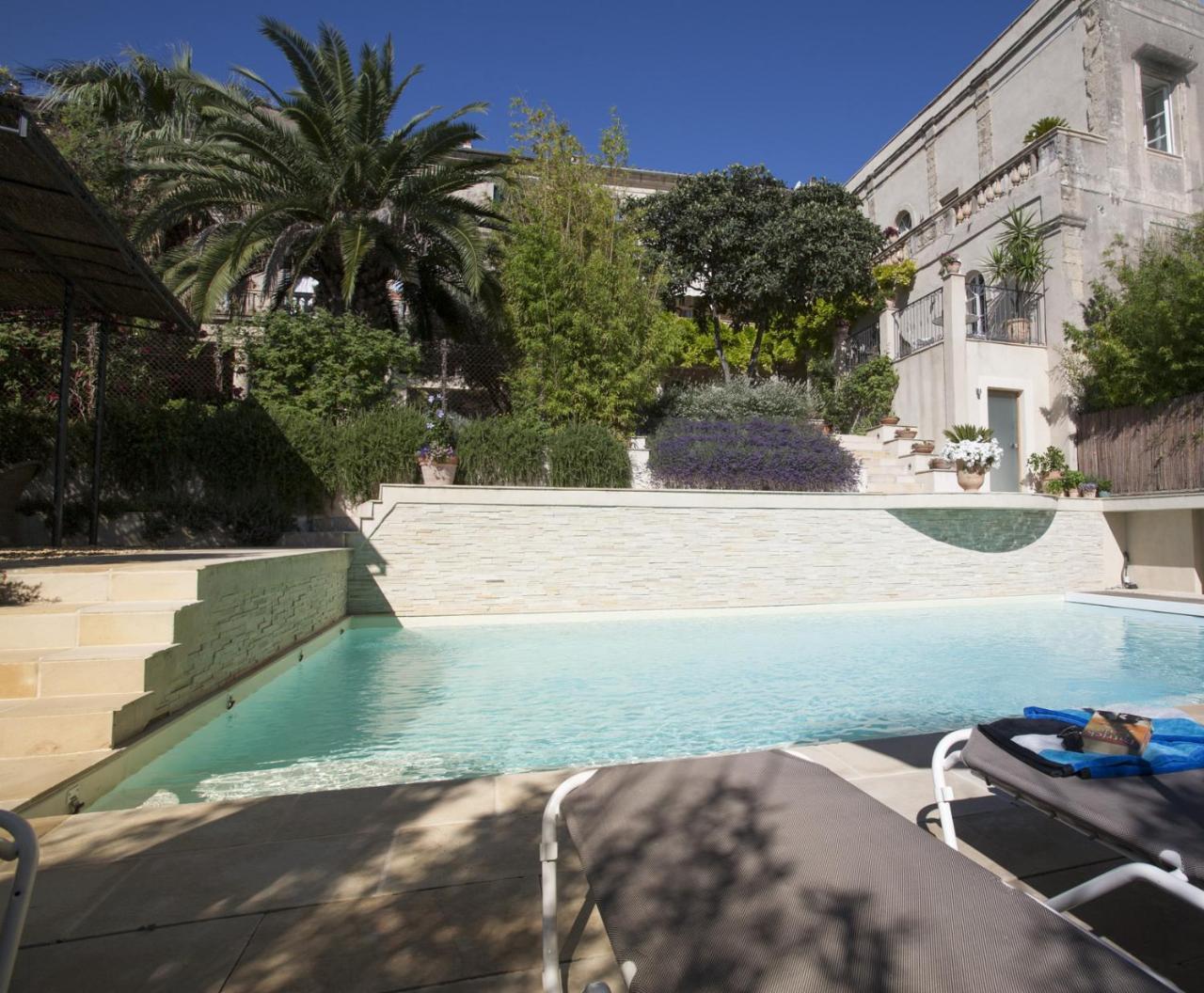Cinq & Sept Hotel Roujan Esterno foto