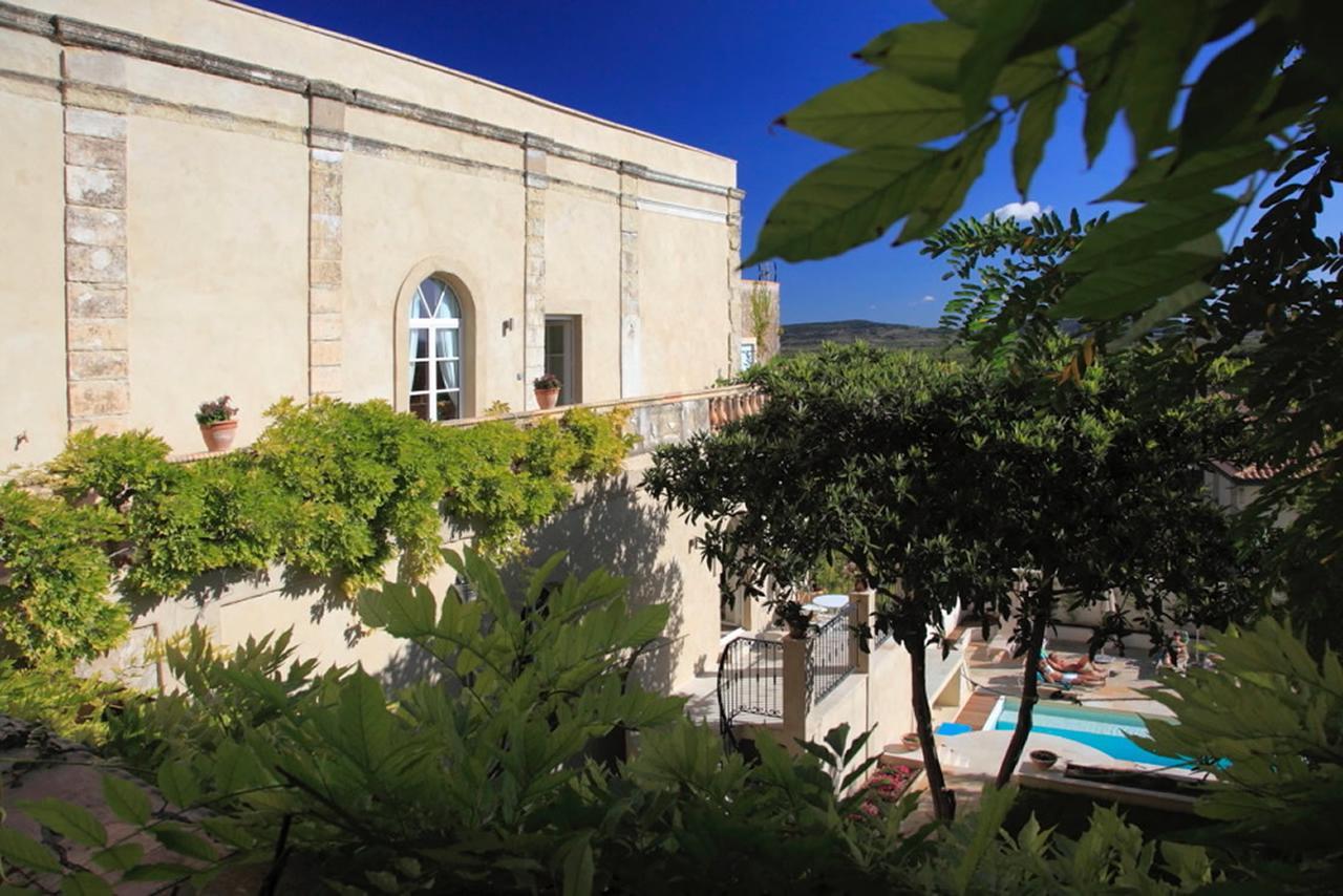 Cinq & Sept Hotel Roujan Esterno foto