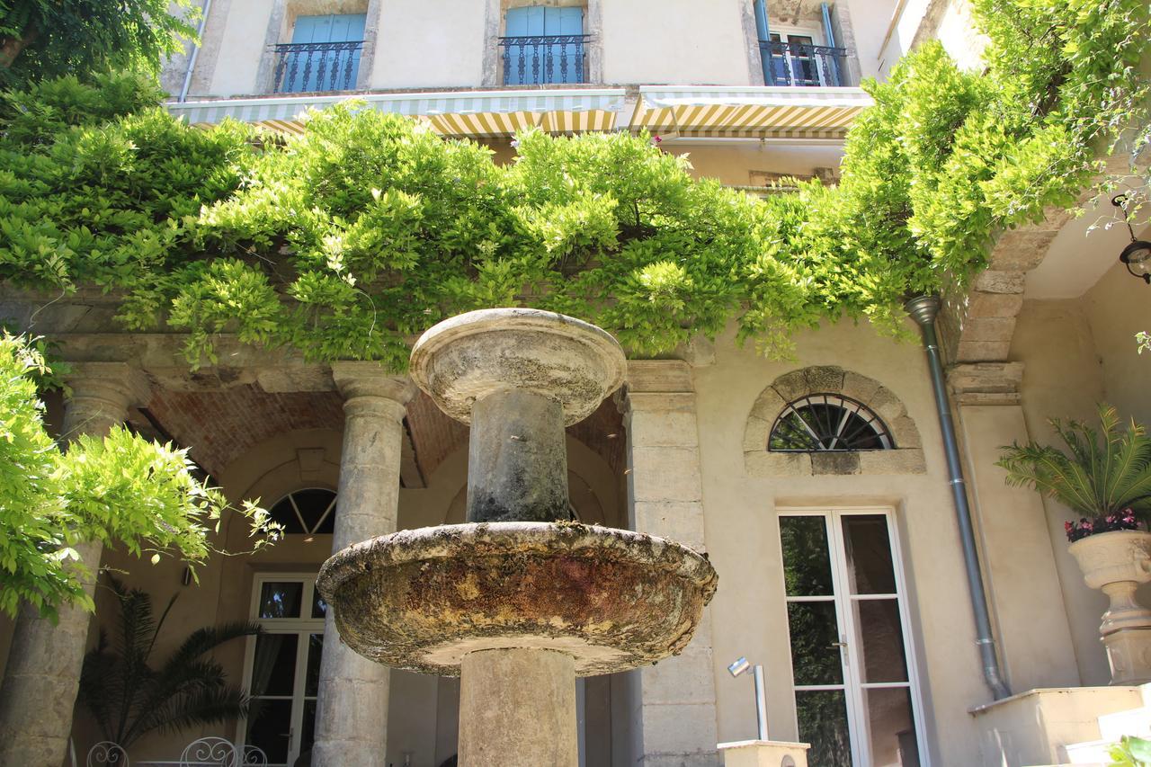 Cinq & Sept Hotel Roujan Esterno foto